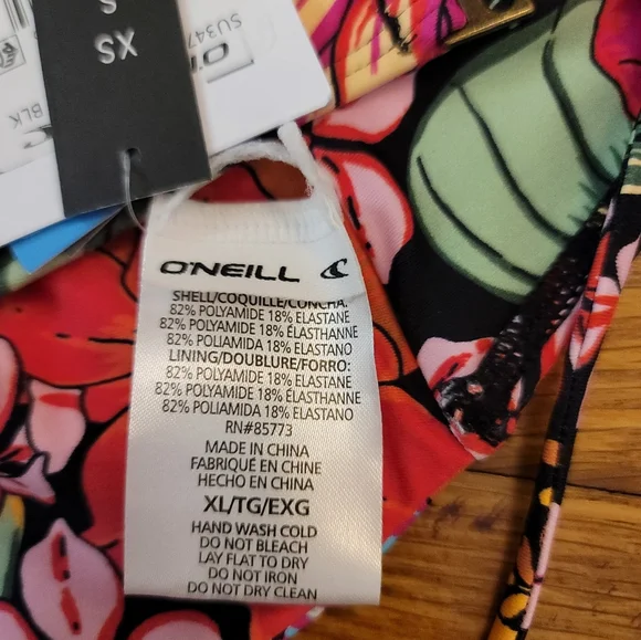 O'Neill Reina Tropical Malibu Bikini Top Size XL - Picture 9 of 12
